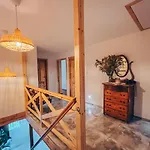 Lipolas-slowlife&guesthouse *