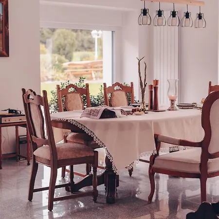 Lipolas-slowlife&guesthouse *