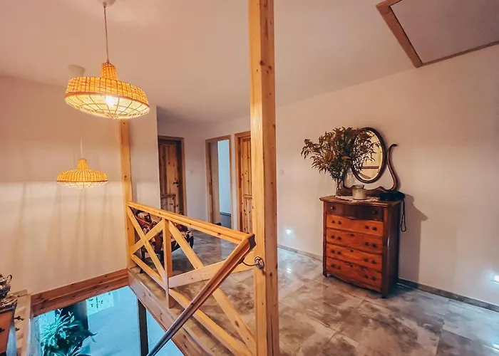 Lipolas-slowlife&guesthouse *