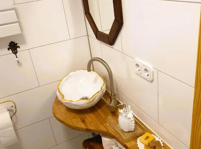 Lipolas-slowlife&guesthouse *